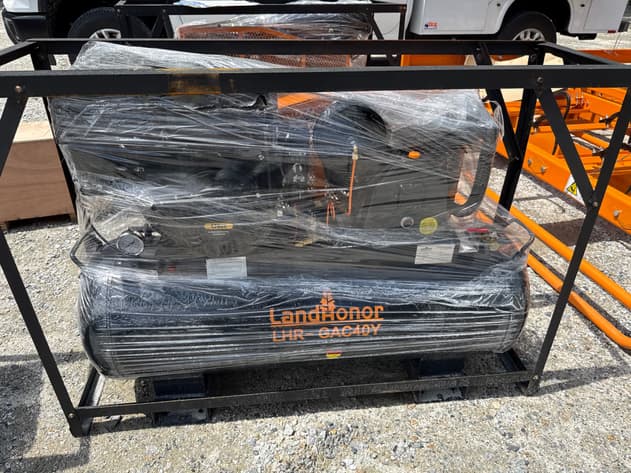 Landhonor service truck air compressor - image 1